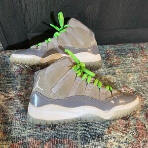 Kids Gray Jordan 11, size 11.5c lightly used